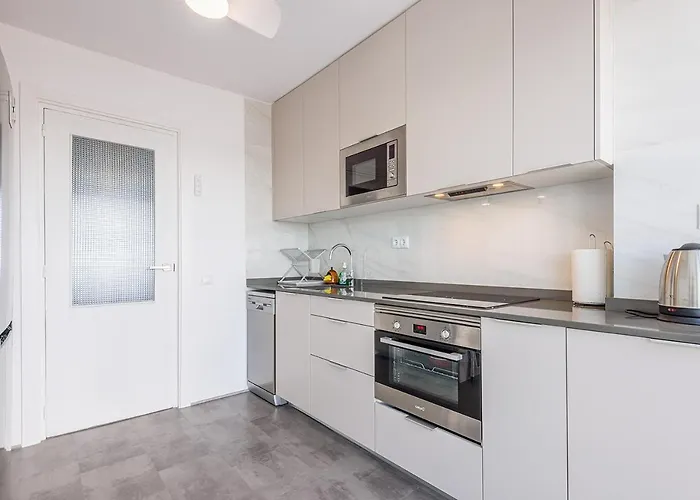 Marinasunbeach Imares 公寓 托雷维耶哈